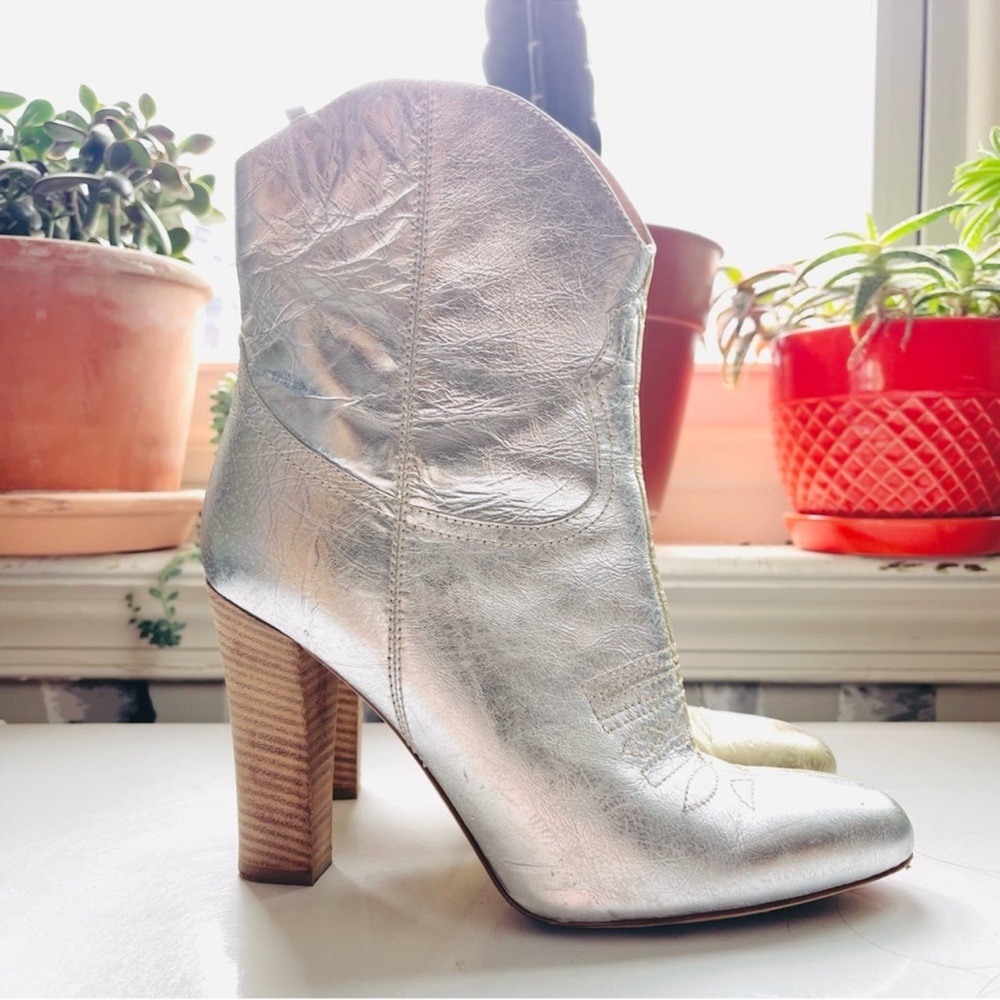 SJP Sarah Jessica Parker Tryst 2 Tone Gold Silver Heeled Cowboy Bootie Sz 38 1/2